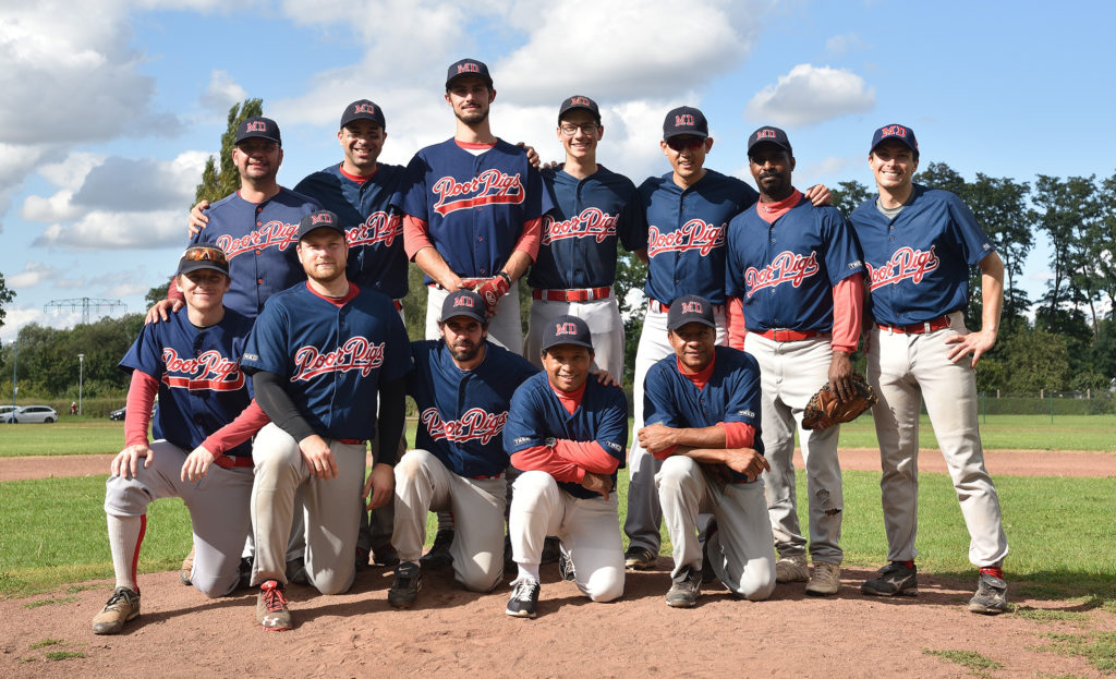 Teamfoto der Magdeburg Poor Pigs beim Halbfinalsieg in Erfurt am 10. September 2017